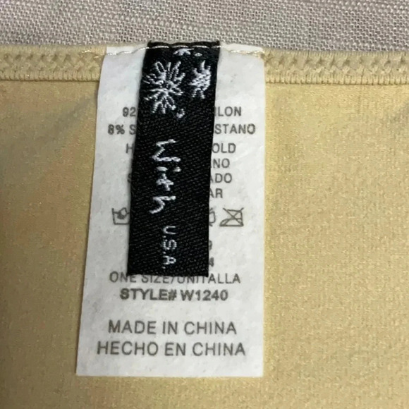 With - Picture 5 of 6